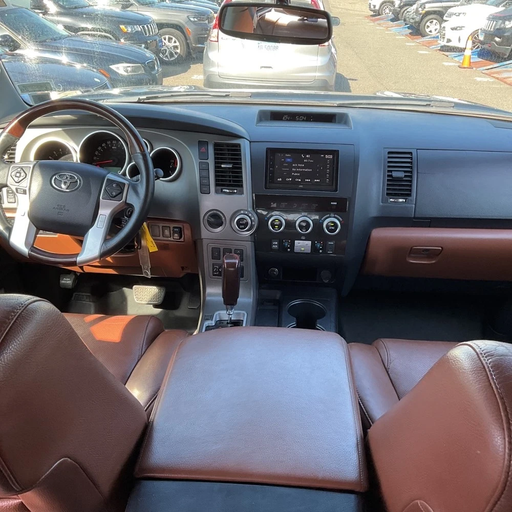Toyota Sequoia 5.7/4x4/V8/Platinum/ЕДИН СОБСТВЕНИК/ОЧАКВАН ВНОС - изображение 9