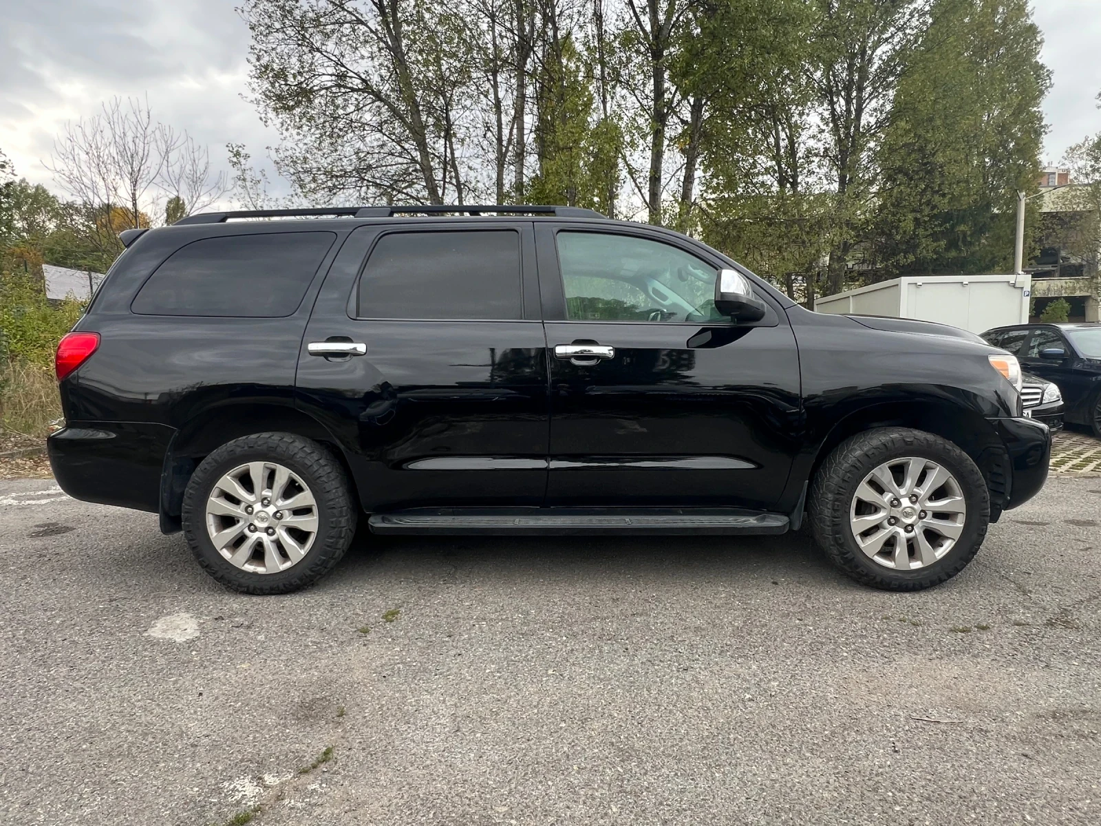 Toyota Sequoia 5.7 | 4x4 | V8 |   | Platinum | Mobile.bg   6