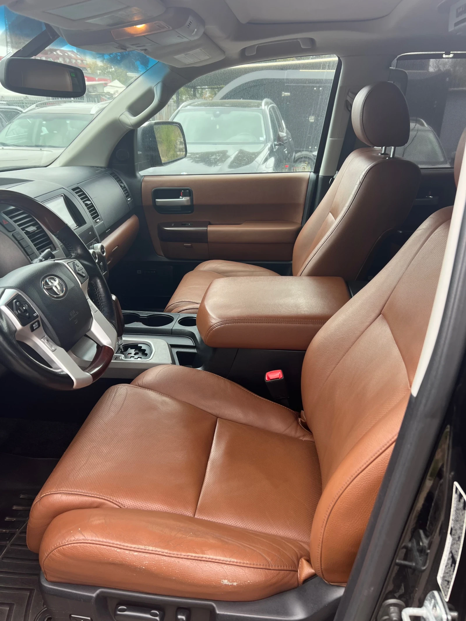 Toyota Sequoia 5.7 | 4x4 | V8 |   | Platinum | Mobile.bg   11