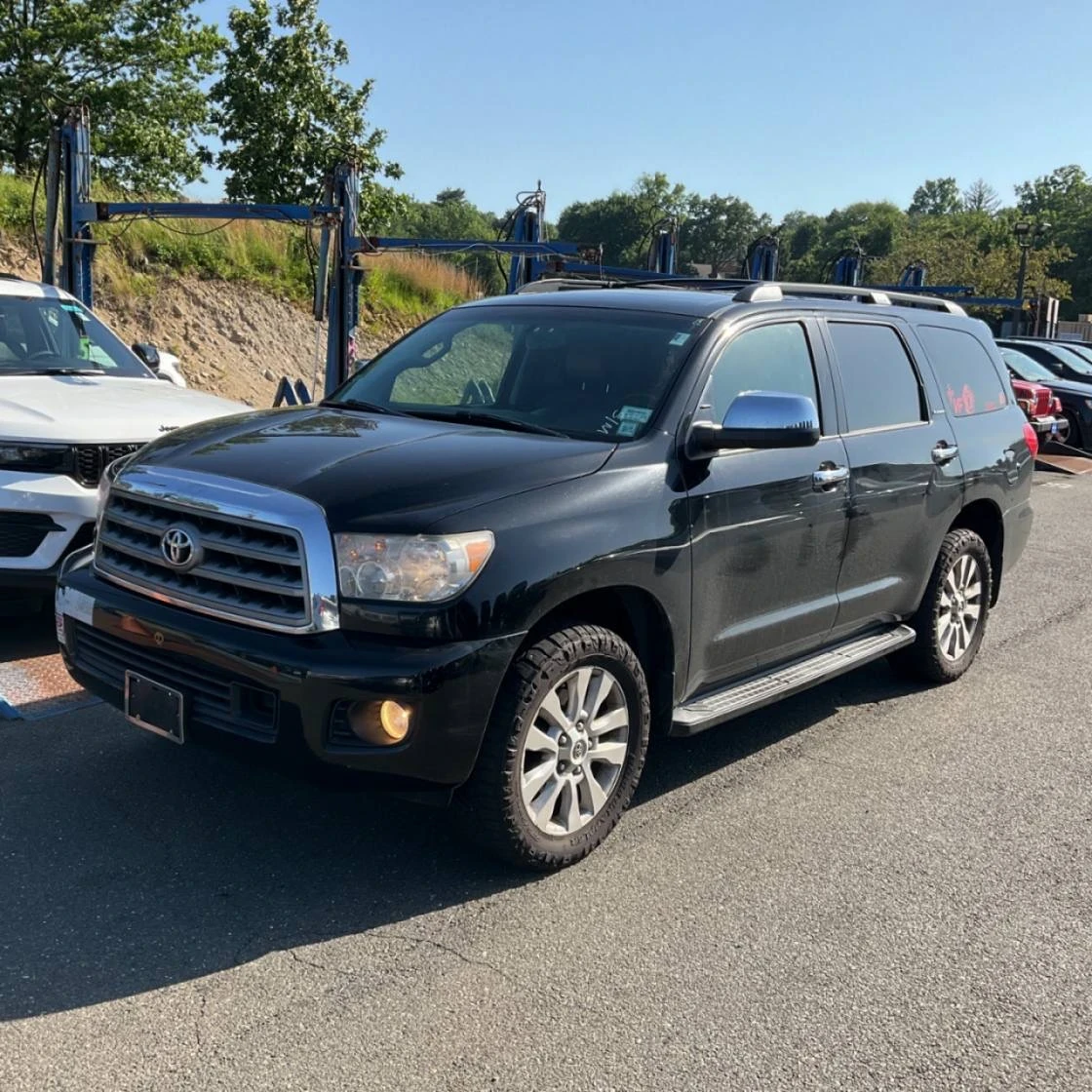 Toyota Sequoia 5.7/4x4/V8/Platinum/ЕДИН СОБСТВЕНИК/ОЧАКВАН ВНОС - изображение 2