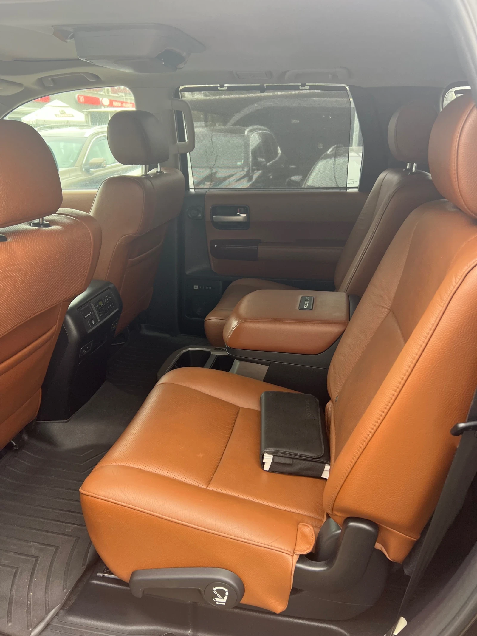 Toyota Sequoia 5.7 | 4x4 | V8 |   | Platinum | Mobile.bg   12