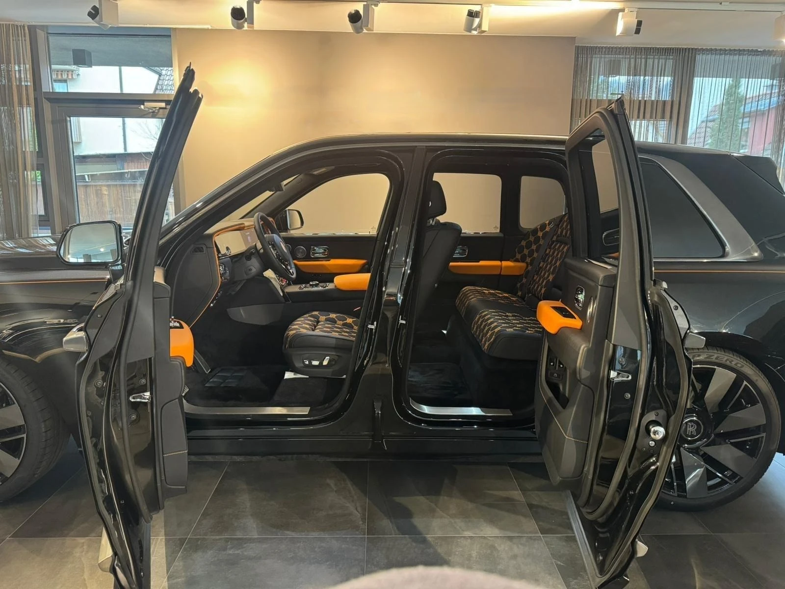 Rolls-Royce Cullinan SERIES II/FACELIFT/SHOOTING STAR/BESPOKE/ - изображение 7