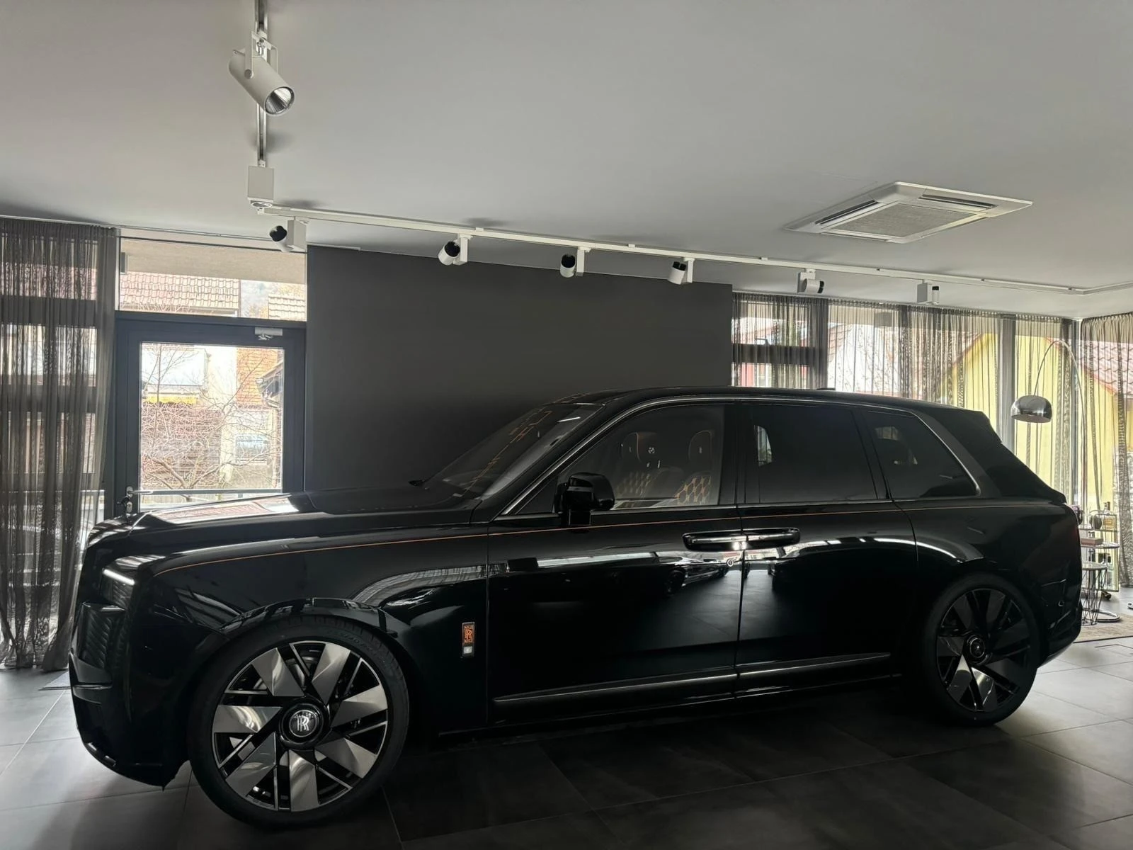 Rolls-Royce Cullinan SERIES II/FACELIFT/SHOOTING STAR/BESPOKE/ - изображение 4