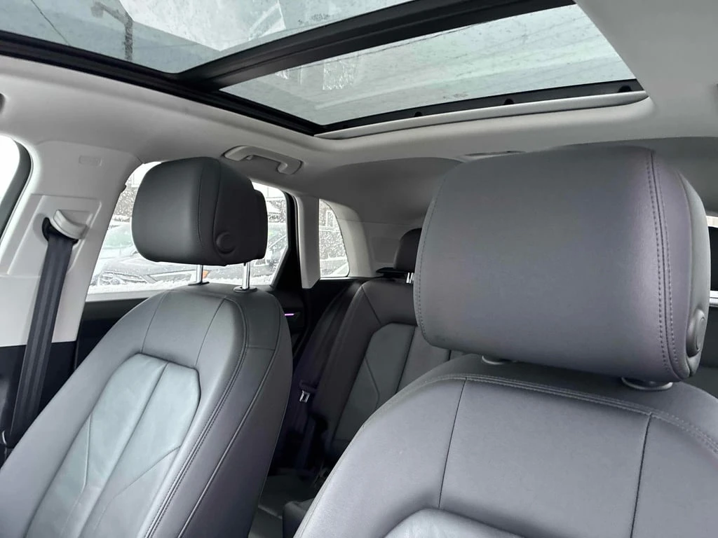 Audi Q3 * Technik * CARFAX * 360 * ПОДГРЕВИ * PANO - изображение 10