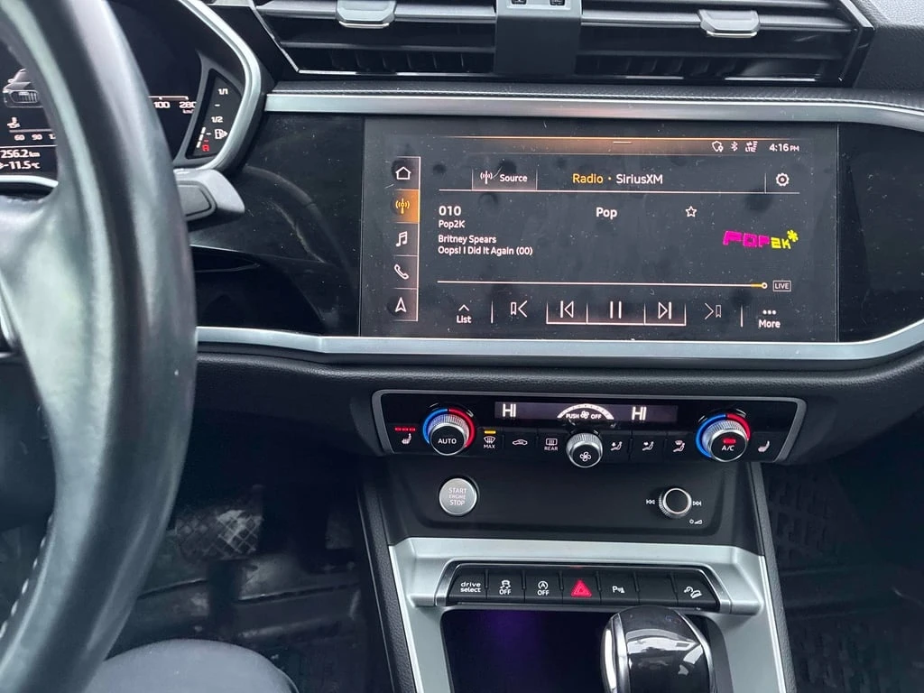 Audi Q3 * Technik * CARFAX * 360 * ПОДГРЕВИ * PANO - изображение 9