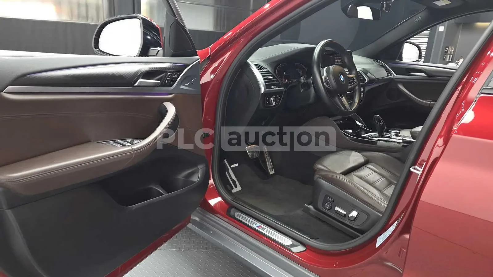 BMW X4 * DISTRONIC * HEAD-UP DISPLAY * ПАНОРАМА, снимка 10 - Автомобили и джипове - 54259792