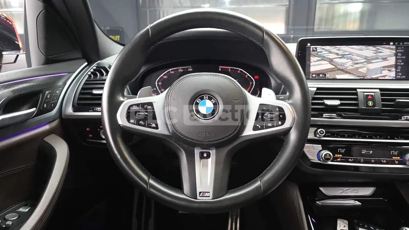 BMW X4 * DISTRONIC * HEAD-UP DISPLAY * ПАНОРАМА, снимка 13 - Автомобили и джипове - 54259792