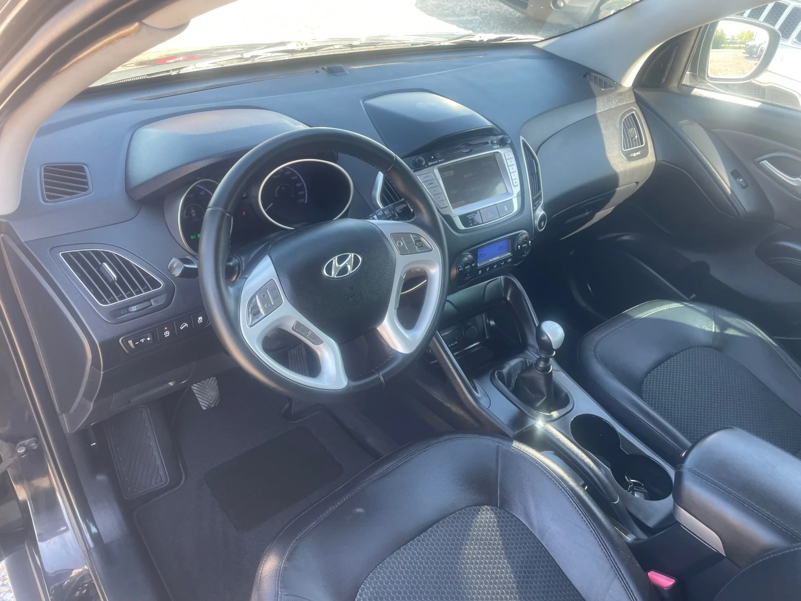 Hyundai IX35, снимка 7 - Автомобили и джипове - 54312660
