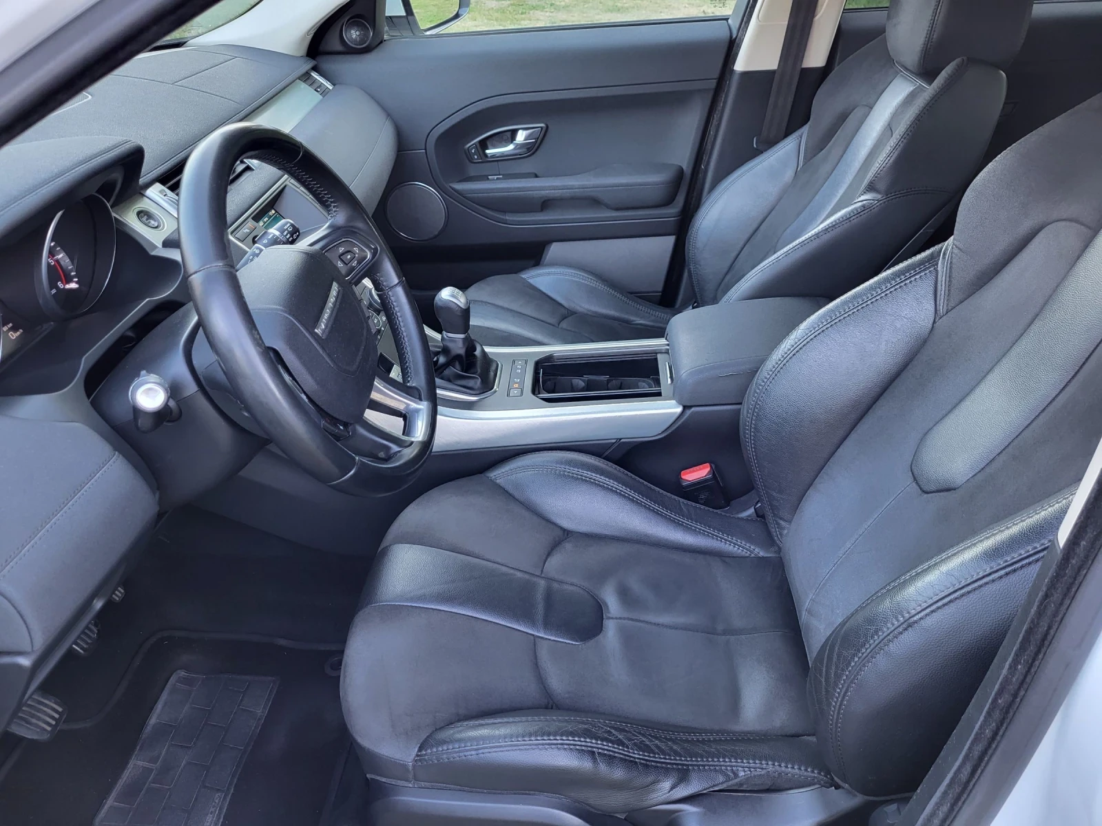 Land Rover Evoque 2.2D/150ks/4?4, снимка 10 - Автомобили и джипове - 55238558