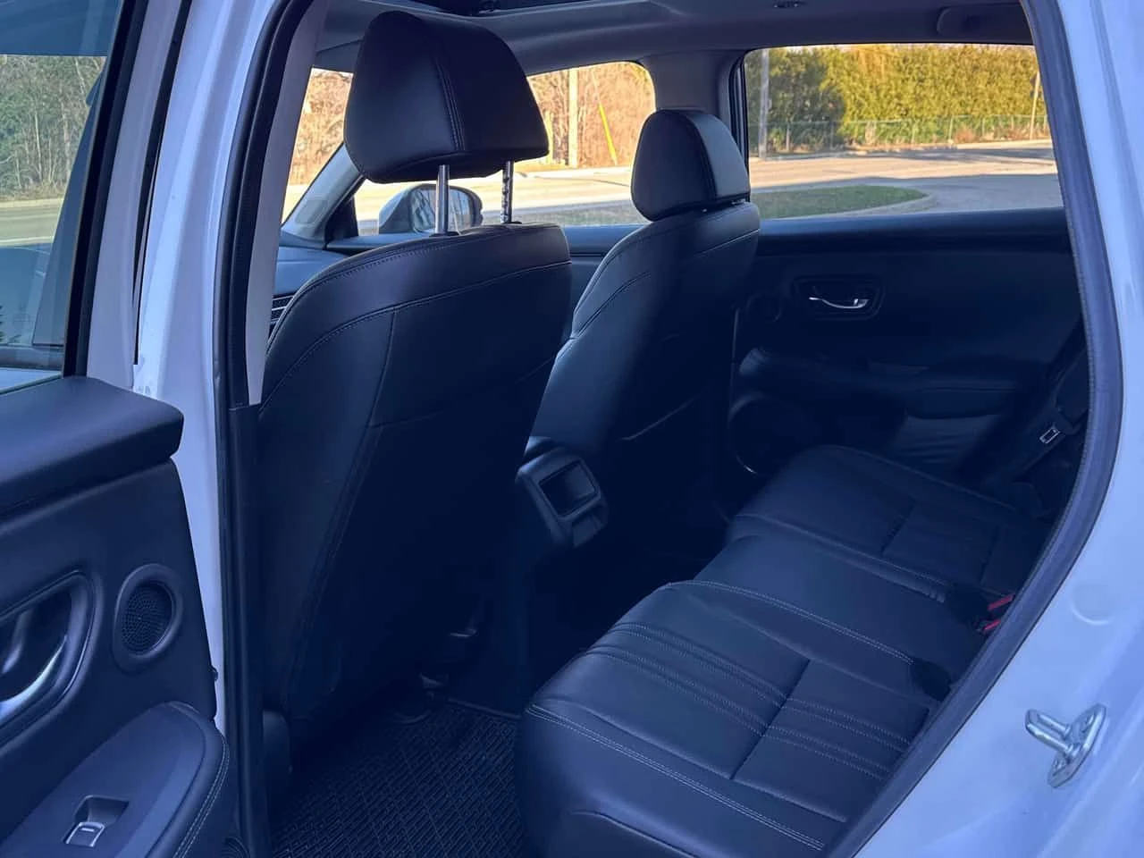 Honda Hr-v * EX L Navi * CARFAX * ЦЕНА ДО БГ, снимка 14 - Автомобили и джипове - 55274239