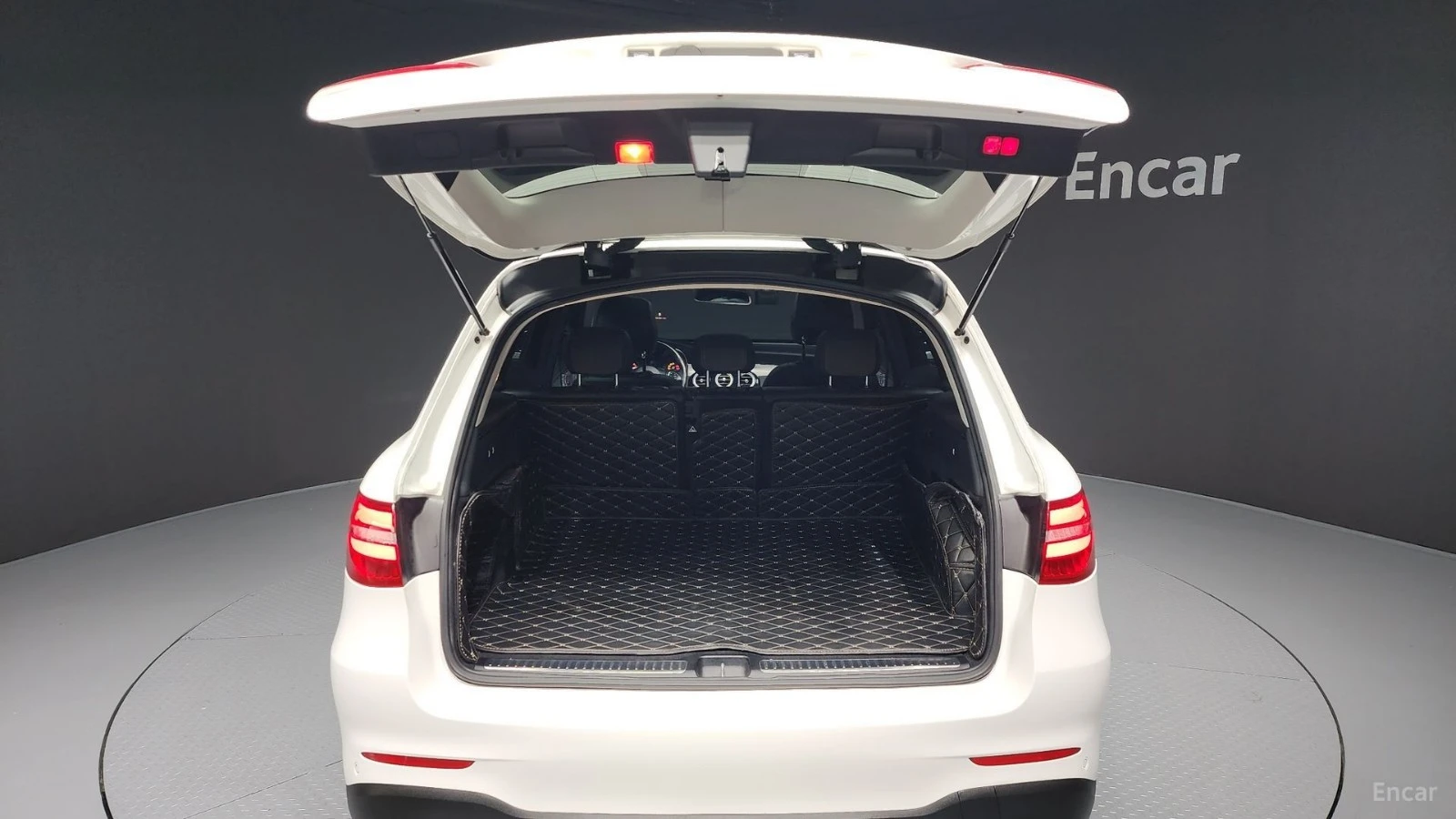 Mercedes-Benz GLC 300 4MATIC* AMG-LINE* ПОДГРЕВ* 360* HUD* BURMESTER* , снимка 15 - Автомобили и джипове - 55612245