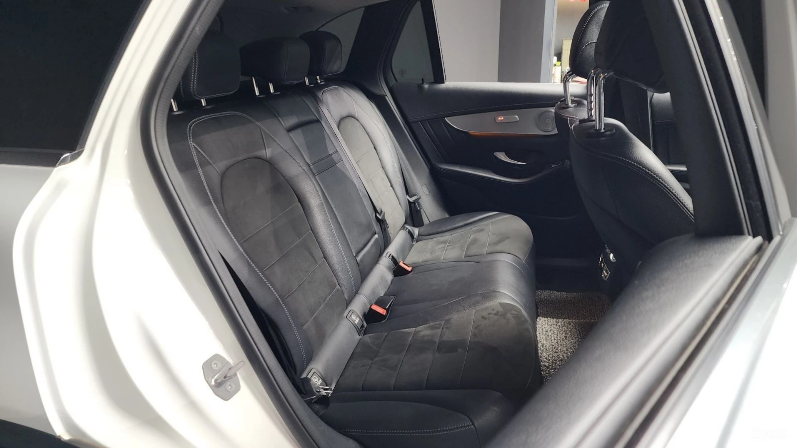 Mercedes-Benz GLC 300 4MATIC* AMG-LINE* ПОДГРЕВ* 360* HUD* BURMESTER* , снимка 10 - Автомобили и джипове - 55612245