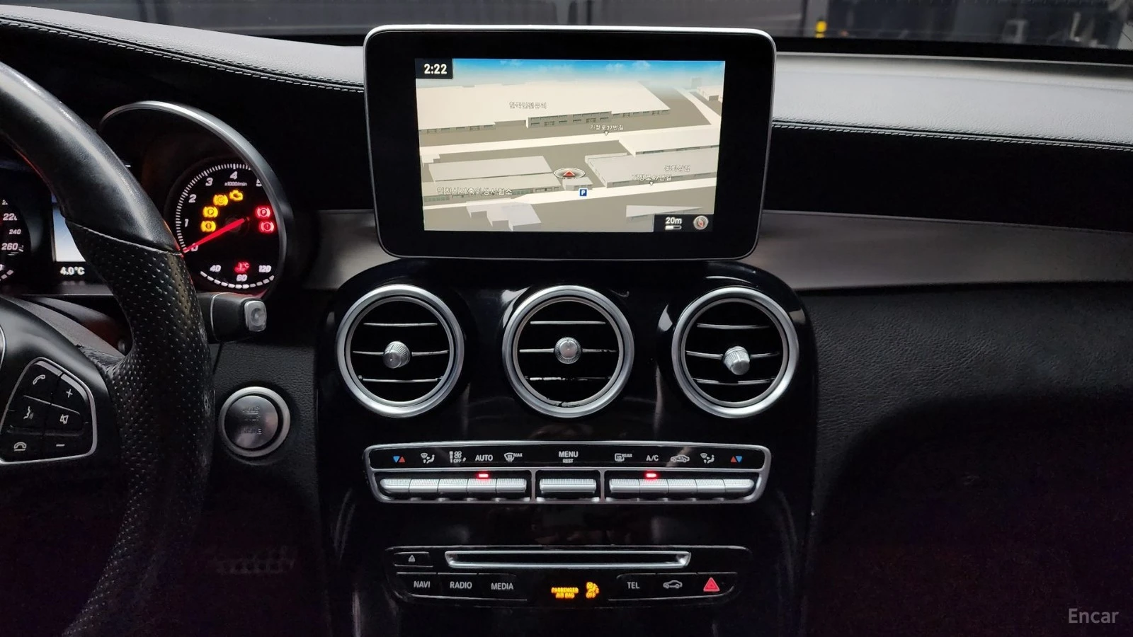 Mercedes-Benz GLC 300 4MATIC* AMG-LINE* ПОДГРЕВ* 360* HUD* BURMESTER* , снимка 11 - Автомобили и джипове - 55612245
