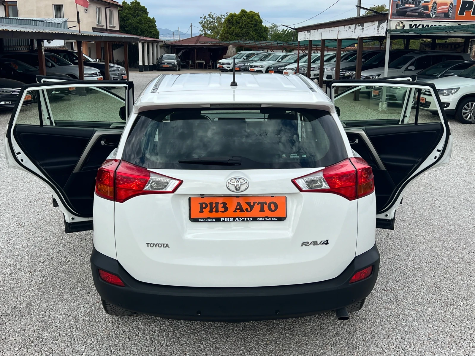 Toyota Rav4 2.0D4D* 6sk* 125ks* 100%km* LIZING, снимка 9 - Автомобили и джипове - 56172553