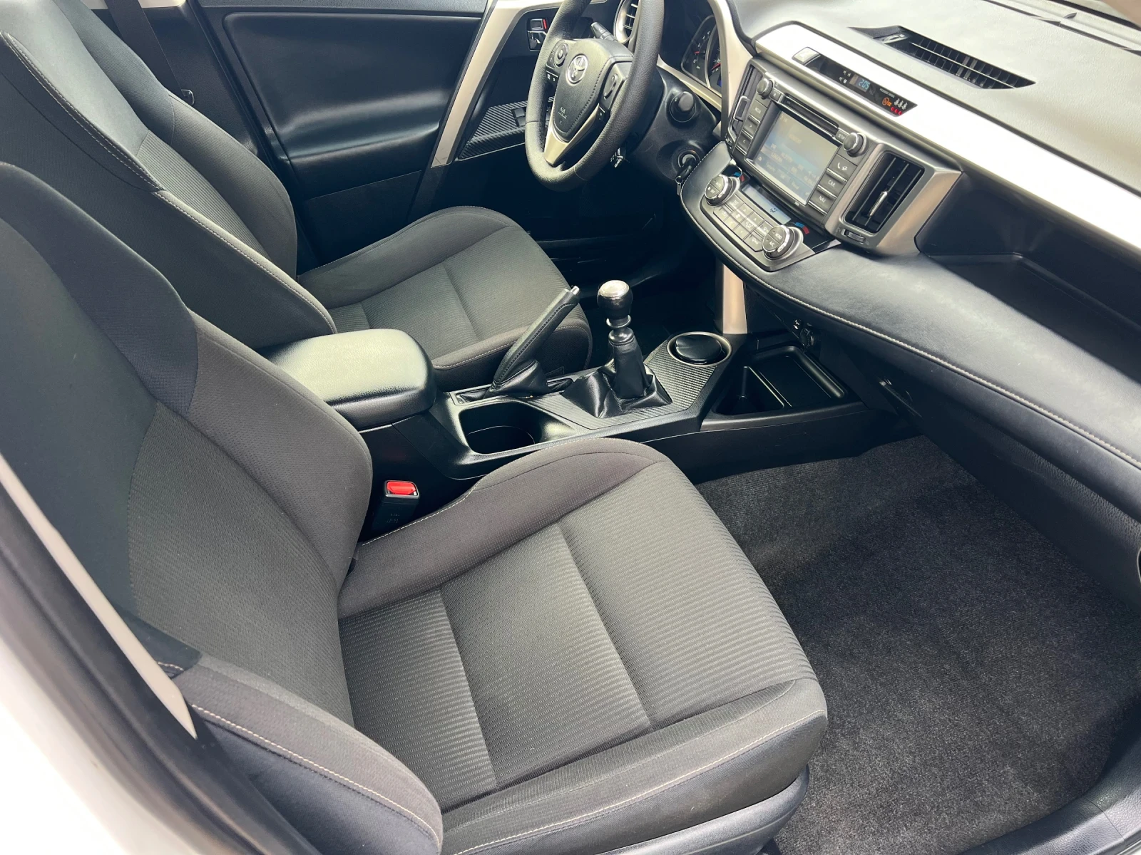 Toyota Rav4 2.0D4D* 6sk* 125ks* 100%km* LIZING, снимка 5 - Автомобили и джипове - 56172553