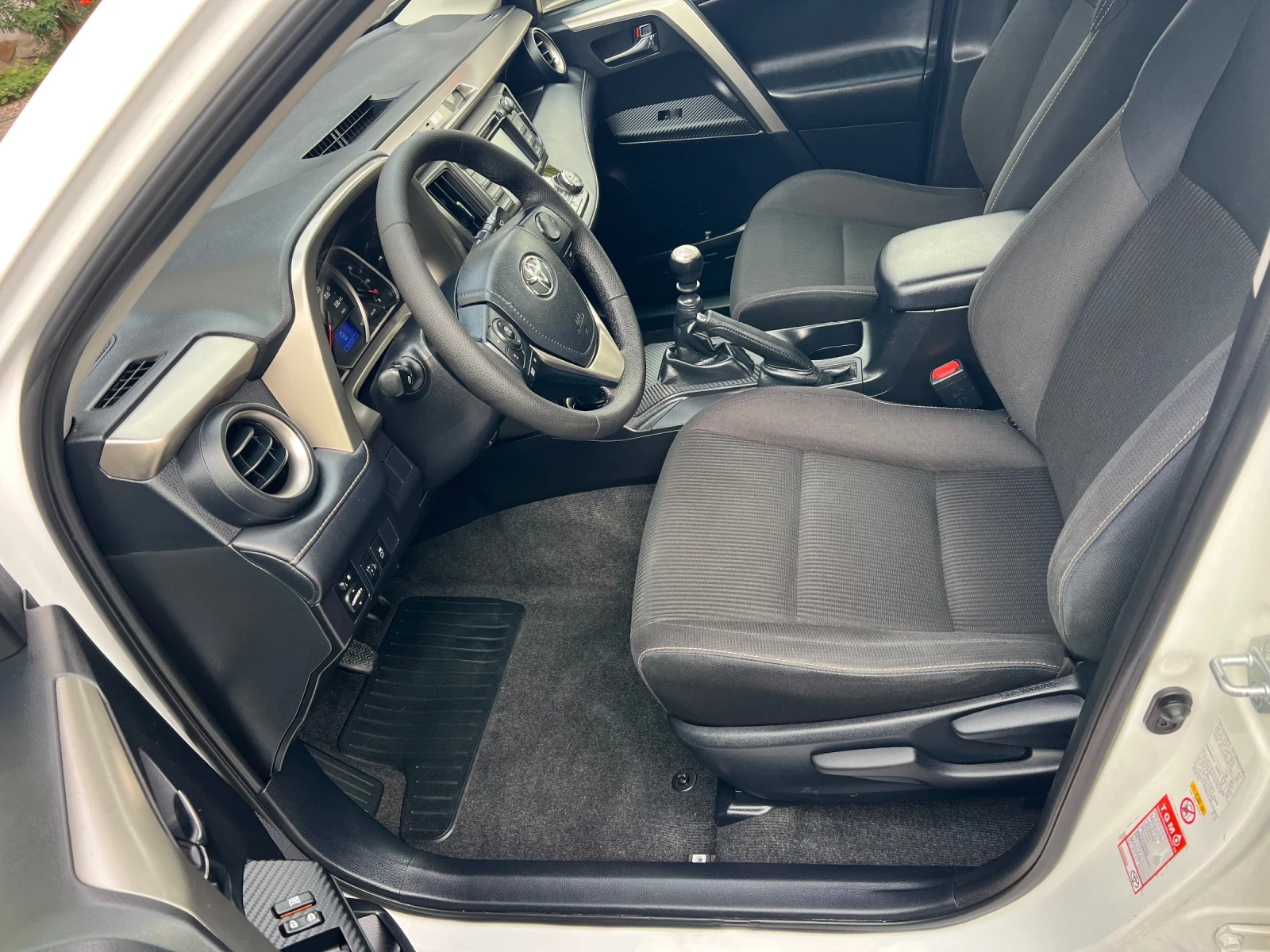 Toyota Rav4 2.0D4D* 6sk* 125ks* 100%km* LIZING, снимка 8 - Автомобили и джипове - 56172553