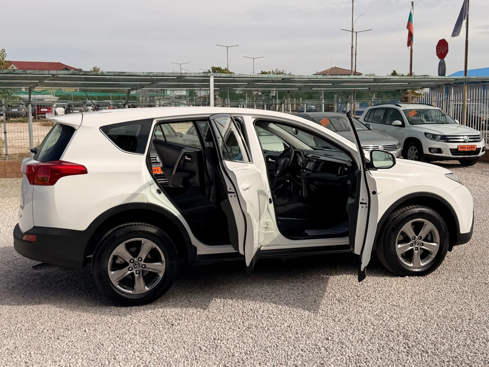 Toyota Rav4 2.0D4D* 6sk* 100%km* КАМЕРА* LIZING, снимка 6 - Автомобили и джипове - 56172553