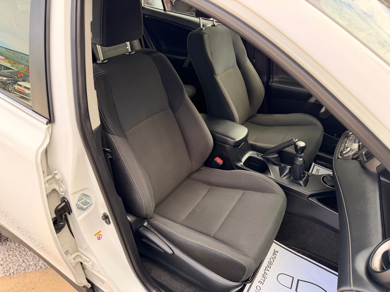 Toyota Rav4 2.0D4D* 6sk* 100%km* КАМЕРА* LIZING, снимка 9 - Автомобили и джипове - 56172553