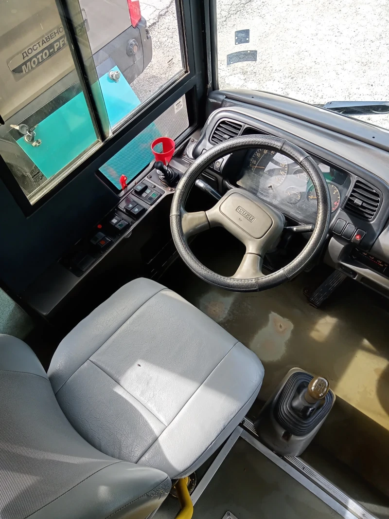 Isuzu Urban, снимка 13 - Бусове и автобуси - 49120107