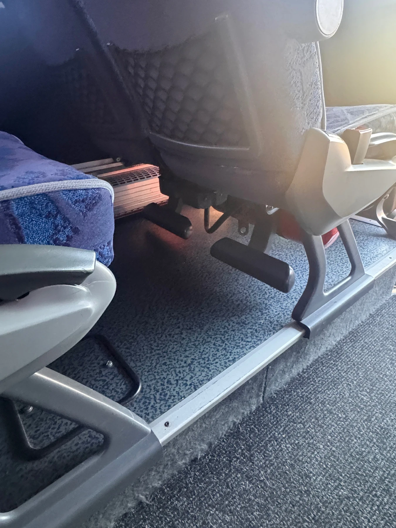 Mercedes-Benz Tourismo  *  * *  | Mobile.bg   17