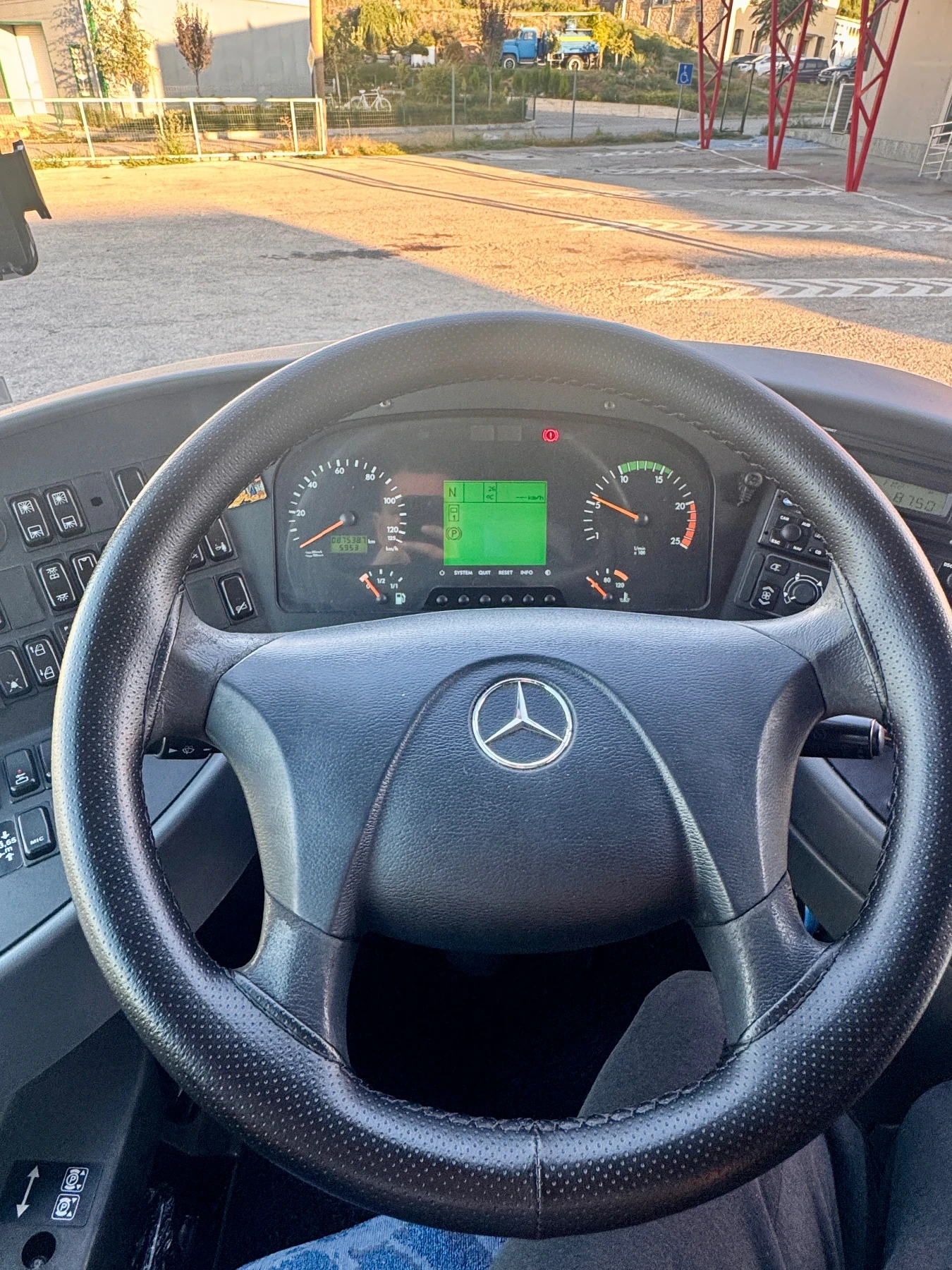 Mercedes-Benz Tourismo  *  * *  | Mobile.bg   11