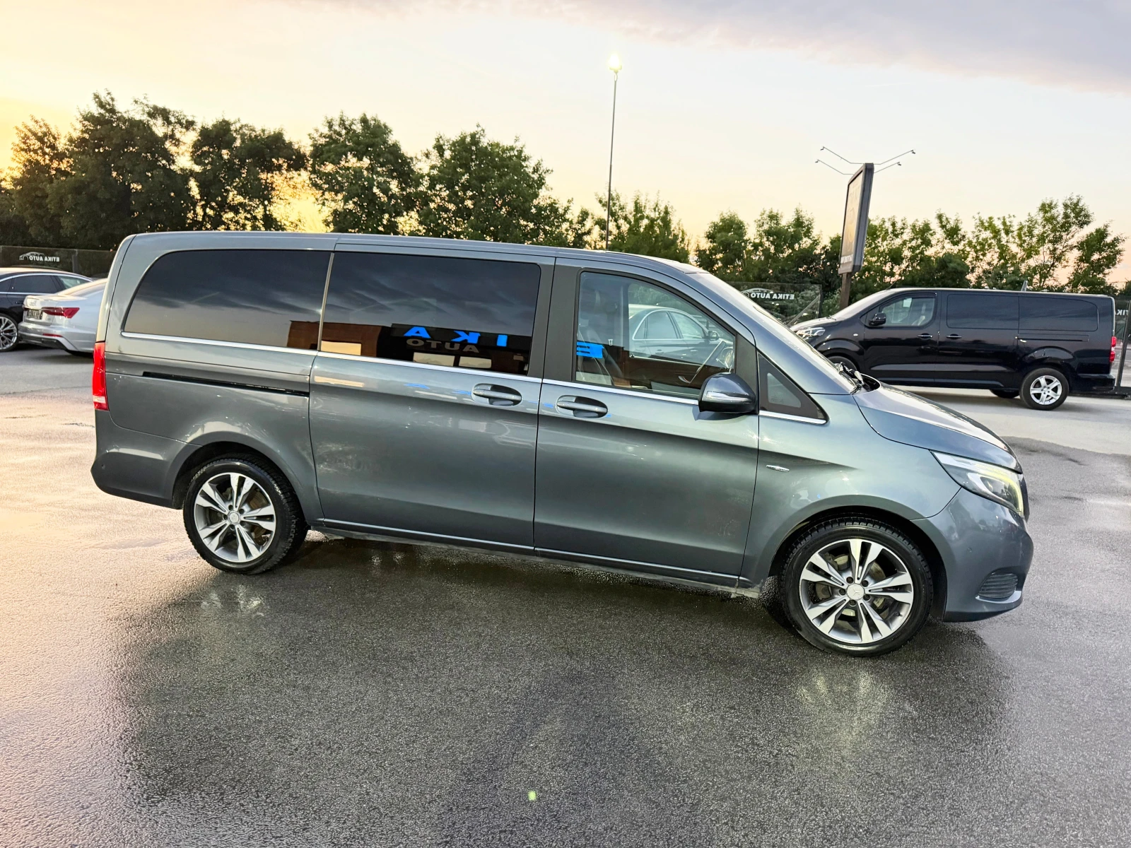 Mercedes-Benz V 220 AMG OPTIK-AVANTGARD-LED-BIXENON-KAMERA-PODGREV-FUL, снимка 2 - Бусове и автобуси - 54725271