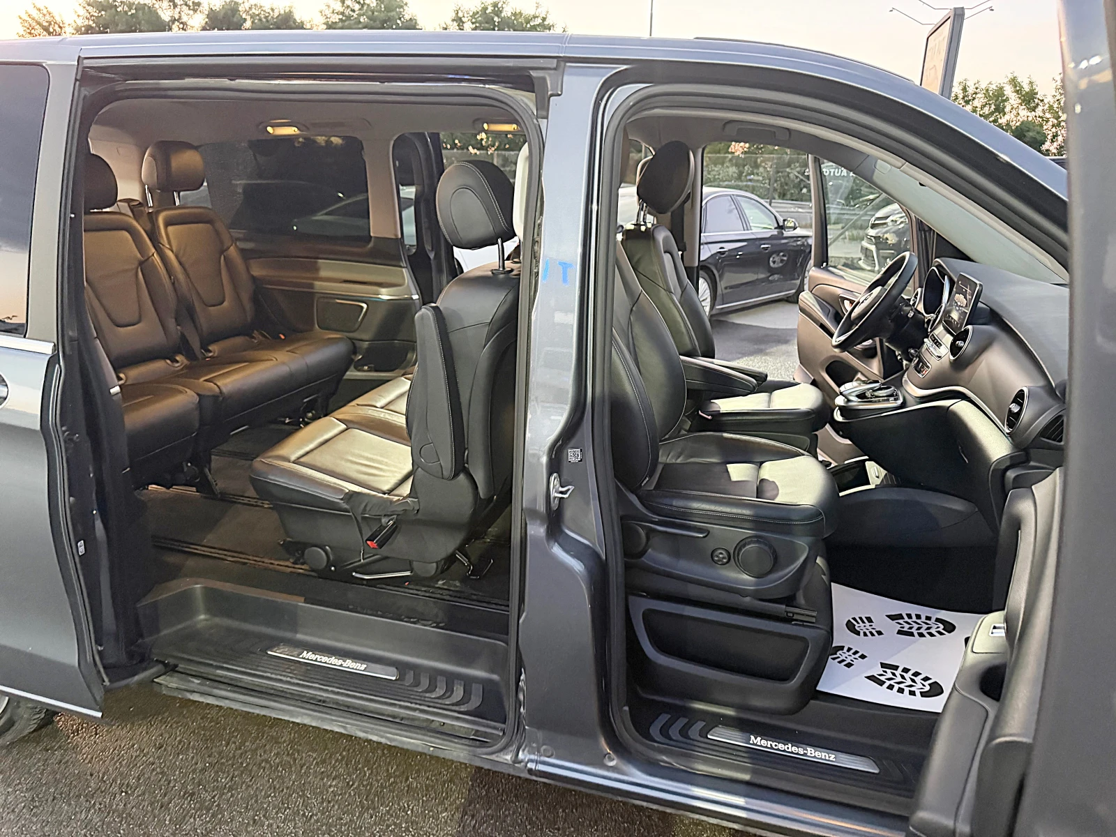 Mercedes-Benz V 220 AMG OPTIK-AVANTGARD-LED-BIXENON-KAMERA-PODGREV-FUL, снимка 15 - Бусове и автобуси - 54725271