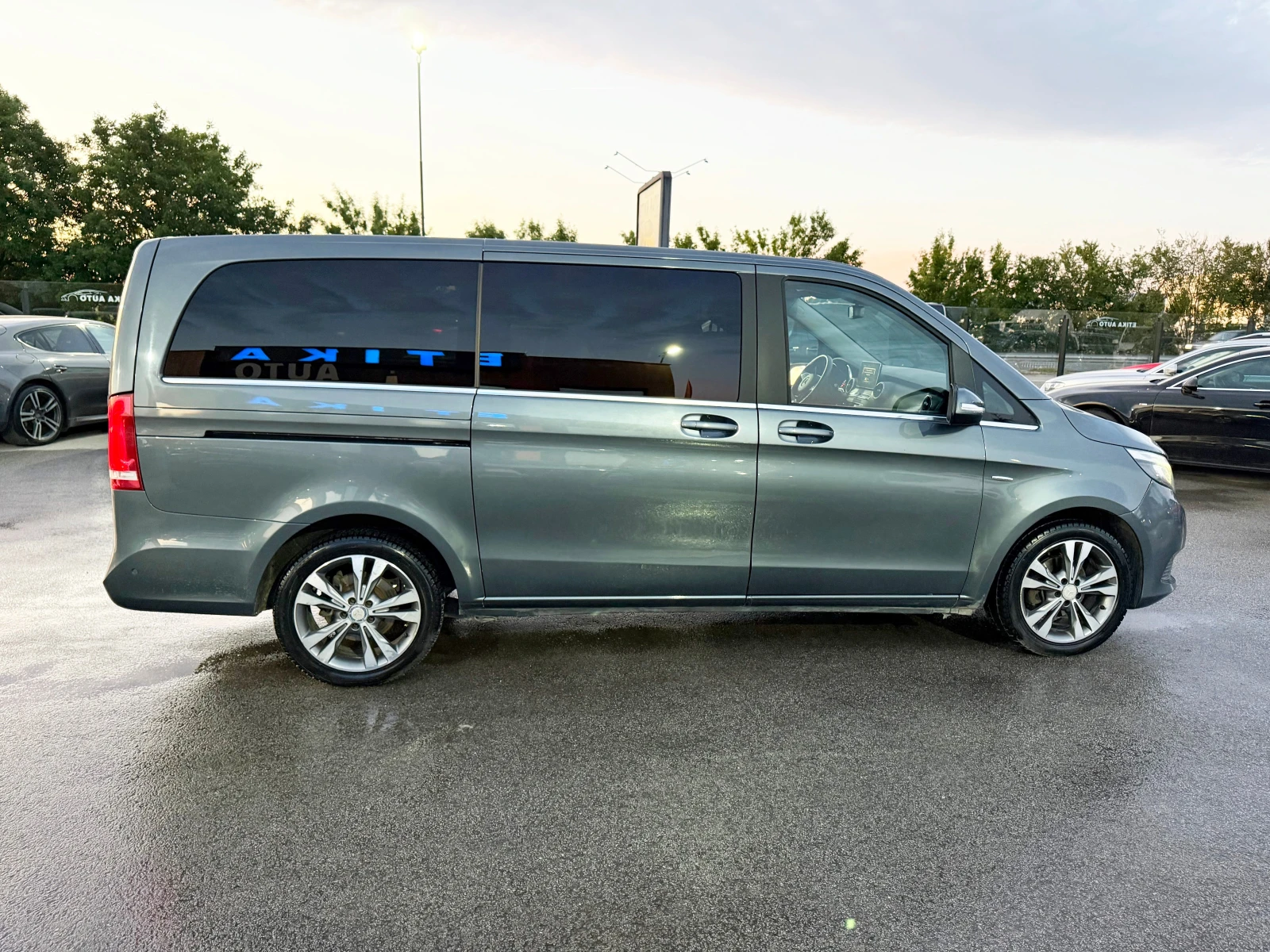 Mercedes-Benz V 220 AMG OPTIK-AVANTGARD-LED-BIXENON-KAMERA-PODGREV-FUL, снимка 7 - Бусове и автобуси - 54725271