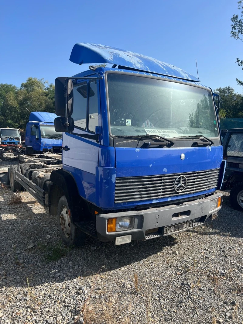 Mercedes-Benz 814 няма броня, снимка 2 - Камиони - 37016438