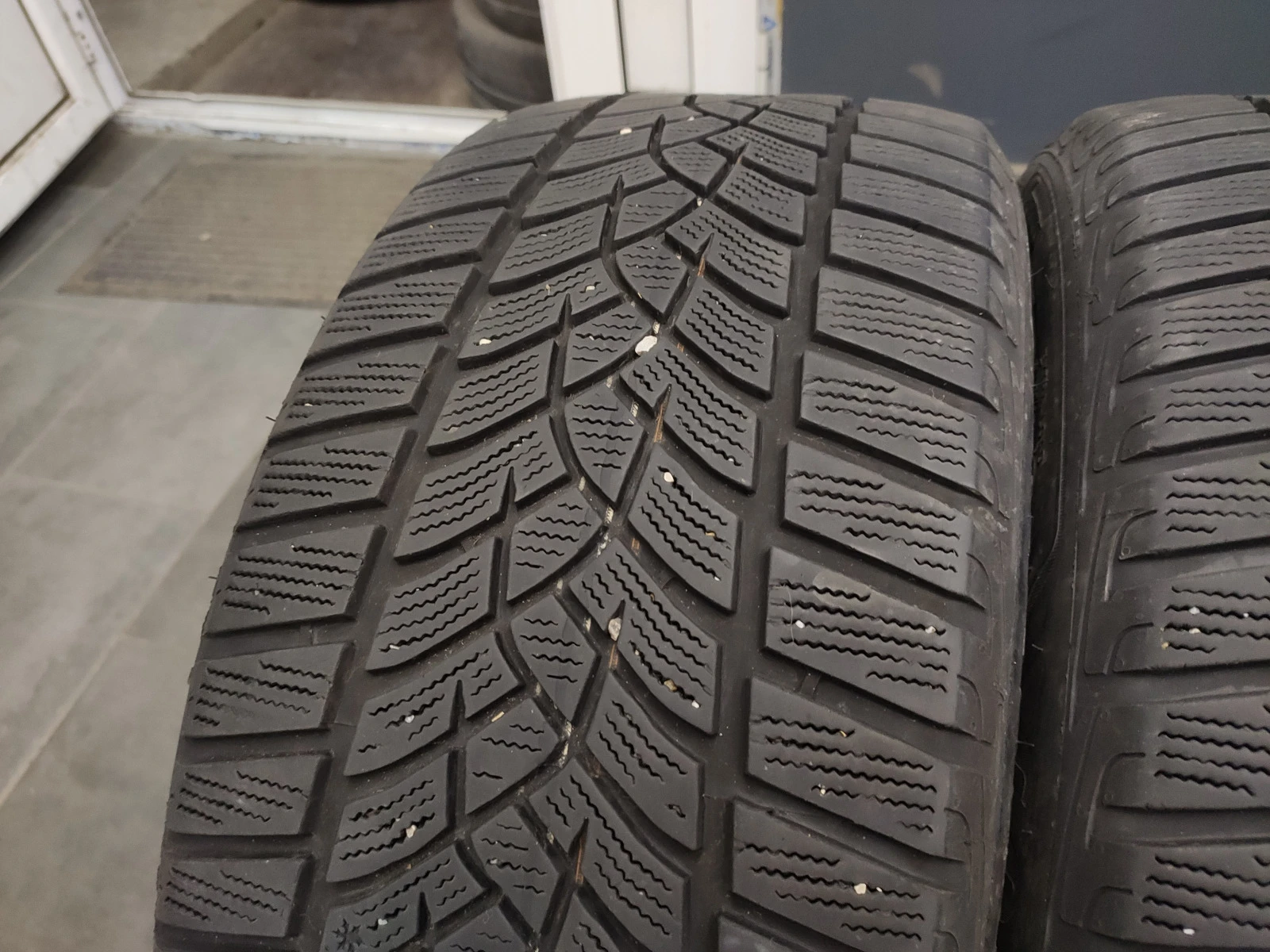  235/45R18 | Mobile.bg   1