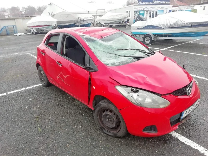 Mazda 2, снимка 16 - Автомобили и джипове - 23532852