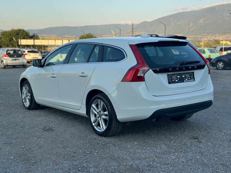 Volvo V60 1.6D* TOP* , снимка 4 - Автомобили и джипове - 46771894