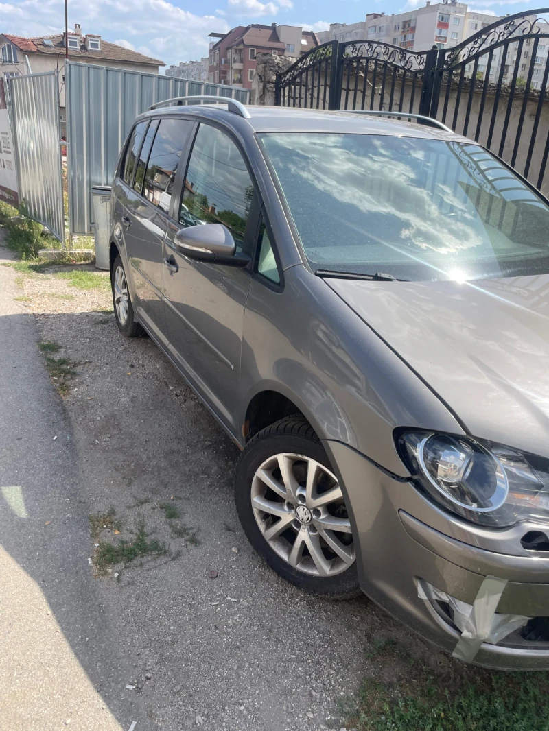 VW Touran VW Touran 1.4TSI/ФАБРИЧЕН МЕТАН, снимка 2 - Автомобили и джипове - 47106327