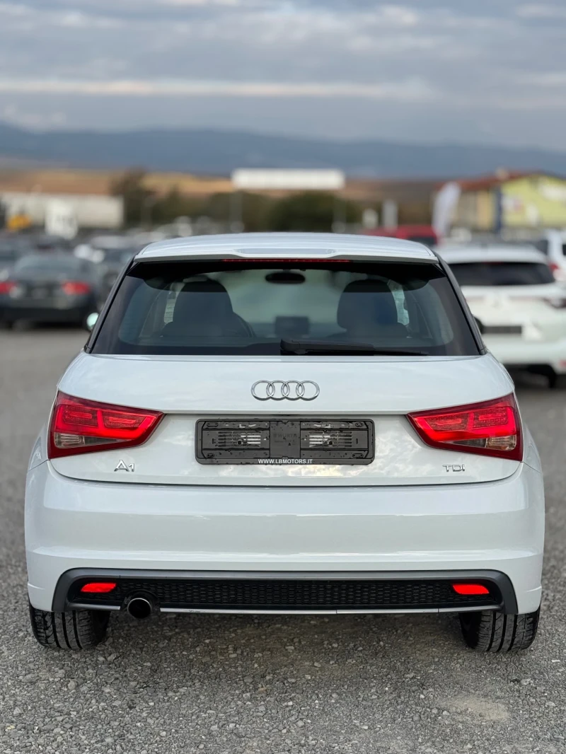 Audi A1 1.6TDI S-line NAVI, снимка 5 - Автомобили и джипове - 47778323