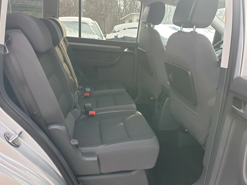 VW Touran 1.6TDi* 7 MECTA* EURO5B* NAVI* , снимка 11 - Автомобили и джипове - 48441173