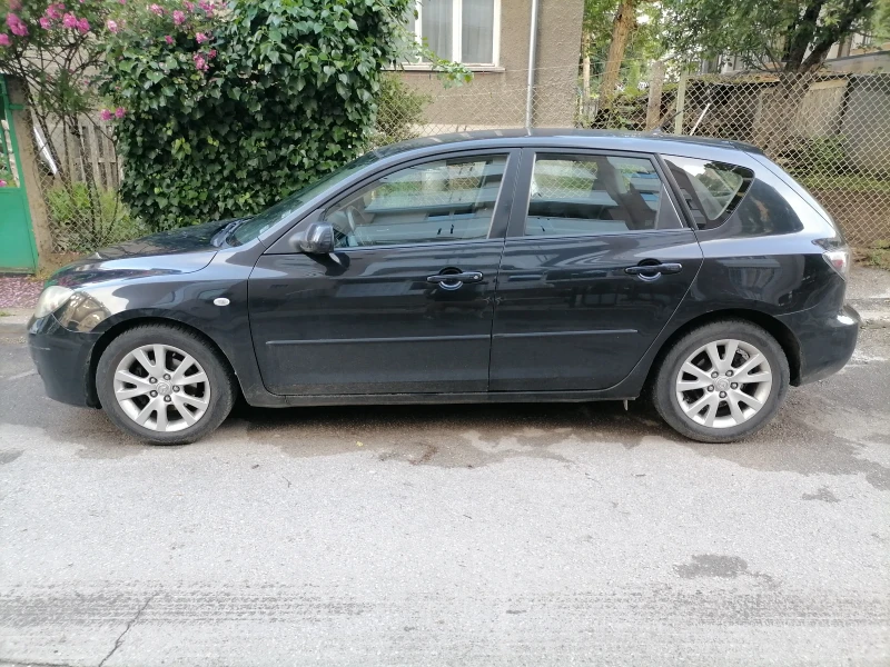 Mazda 3 1.6 хечбек, снимка 2 - Автомобили и джипове - 52840939