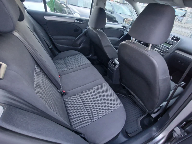 VW Golf 6 2.0тди, снимка 10 - Автомобили и джипове - 53100067