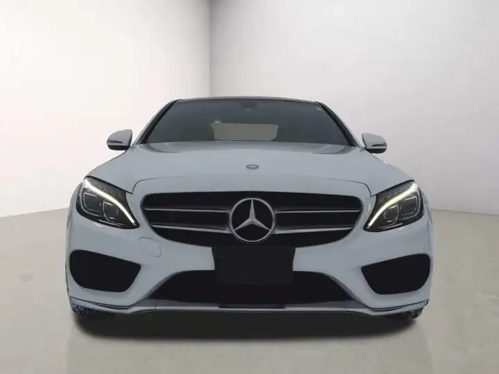 Mercedes-Benz C 300 * 4MATIC* Navigation* AMG Alloys*  - изображение 2