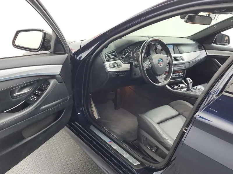 BMW 550 550I xDrive, снимка 10 - Автомобили и джипове - 55747884