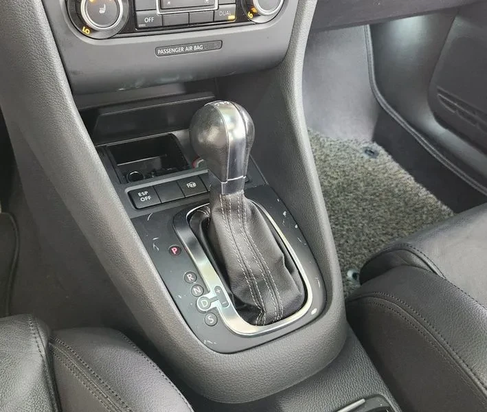 VW Golf 2.0 Gtd, снимка 8 - Автомобили и джипове - 55748781