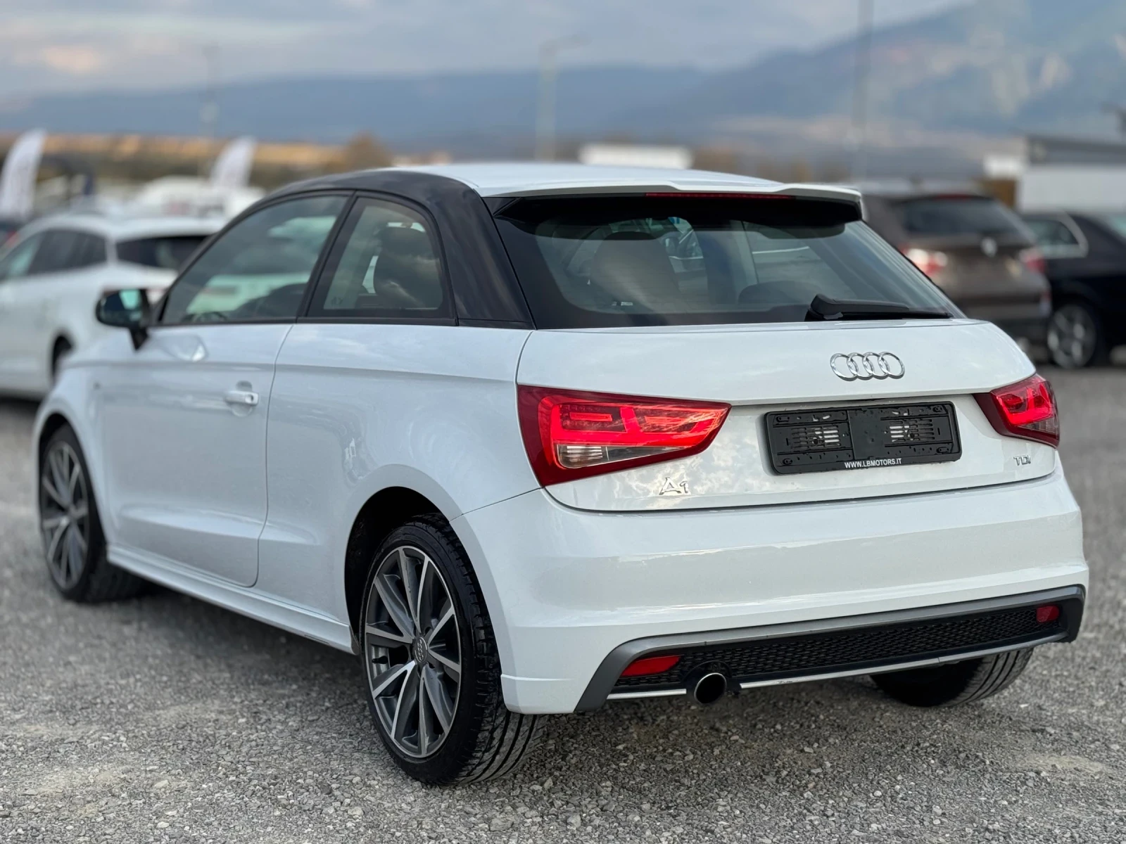 Audi A1 1.6TDI S-line NAVI - изображение 6