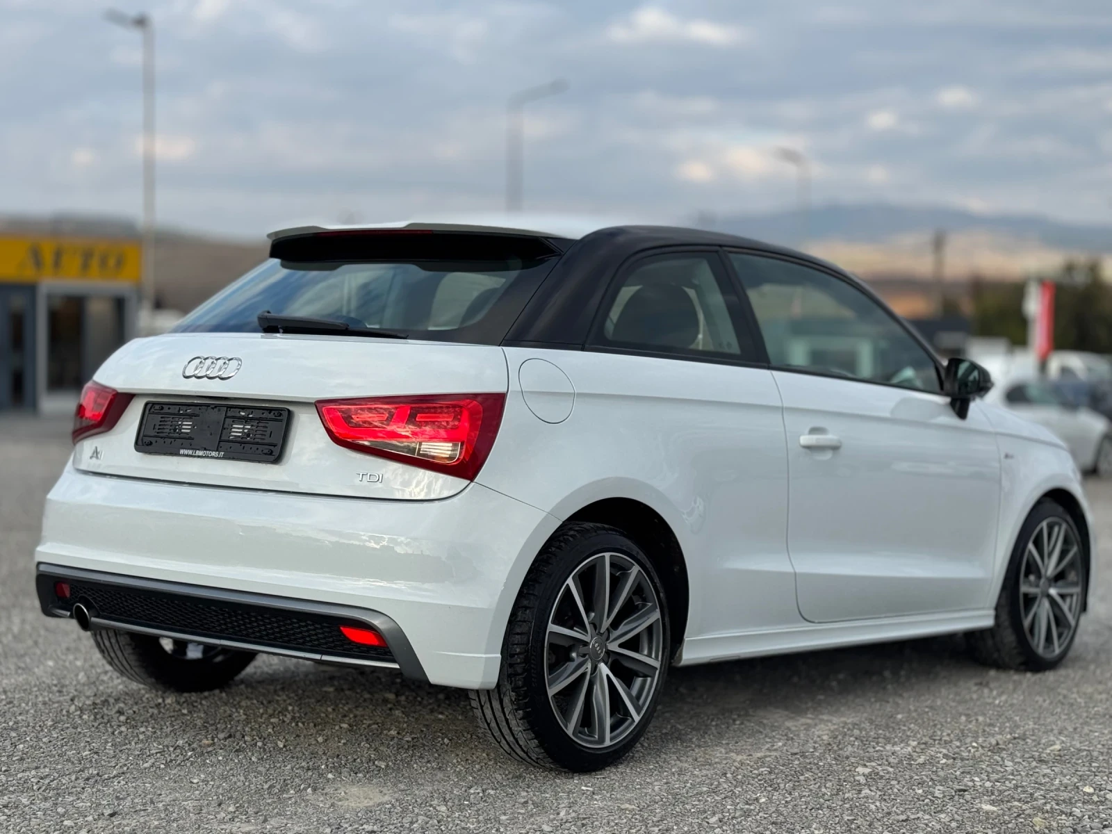 Audi A1 1.6TDI S-line NAVI - изображение 4