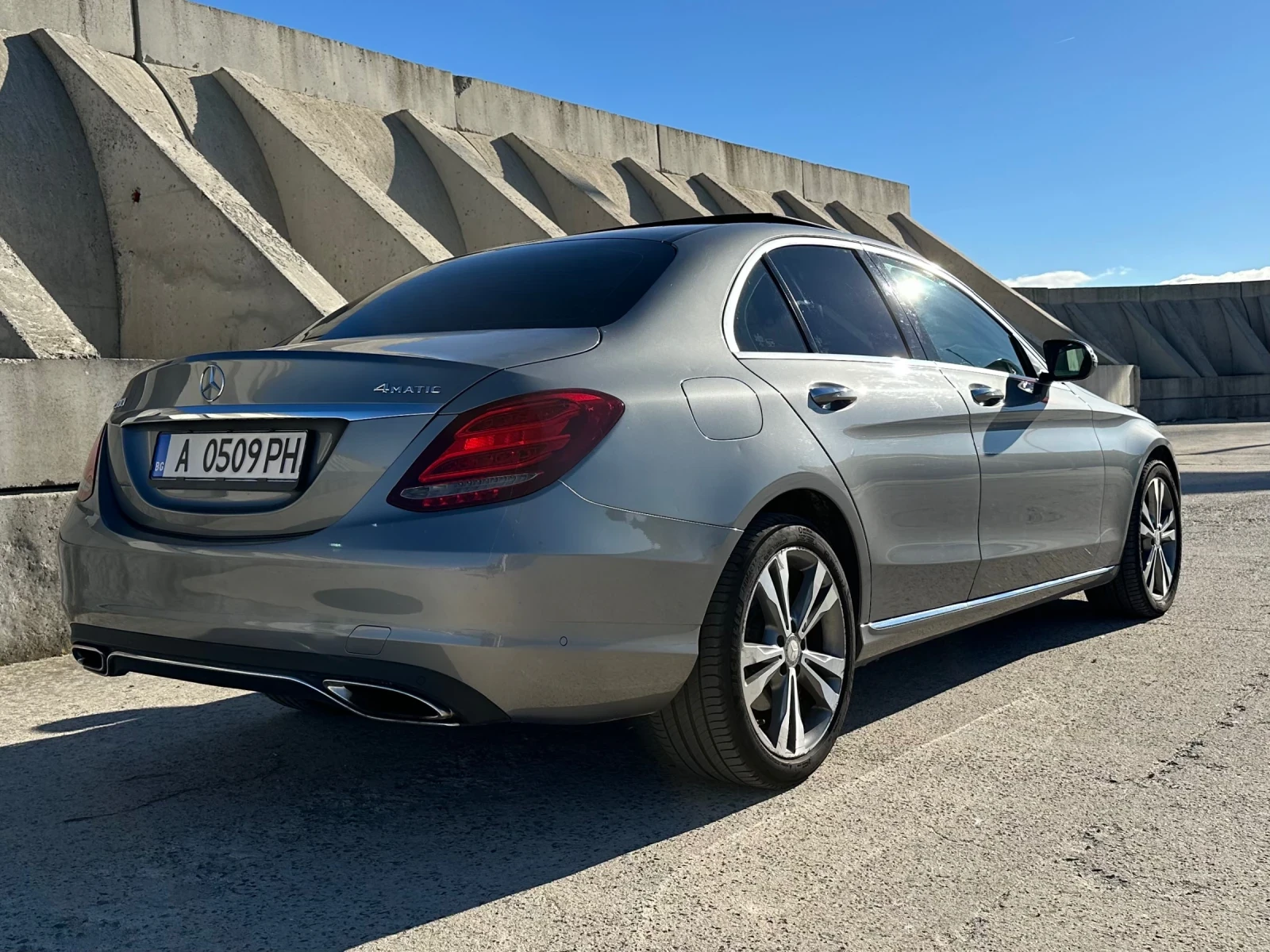 Mercedes-Benz C 300 4MATIC - изображение 4