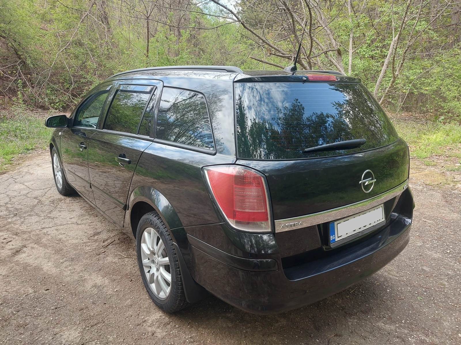 Opel Astra H 1.7 CDTI / 6 скорости / 101 к.с. - малкия данък - изображение 3