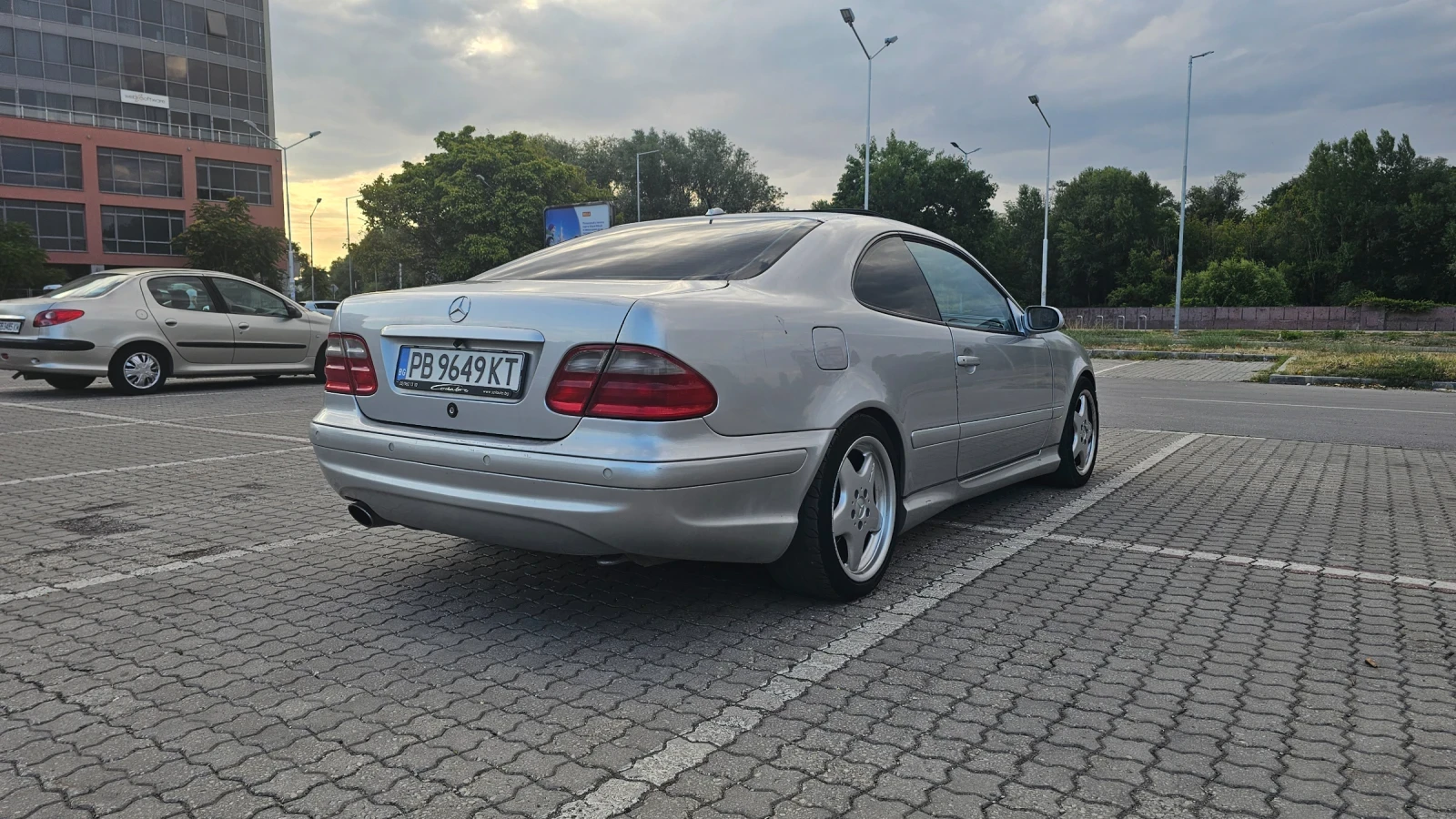 Mercedes-Benz CLK 430 - изображение 7