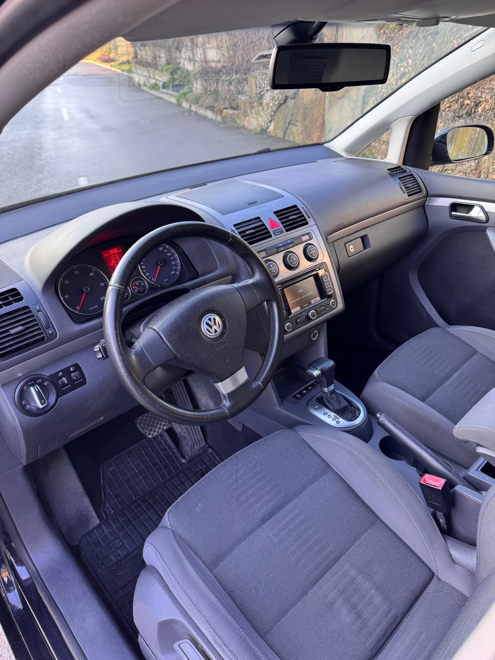 VW Touran 2.0TDi DSG HIGHLINE   - изображение 9