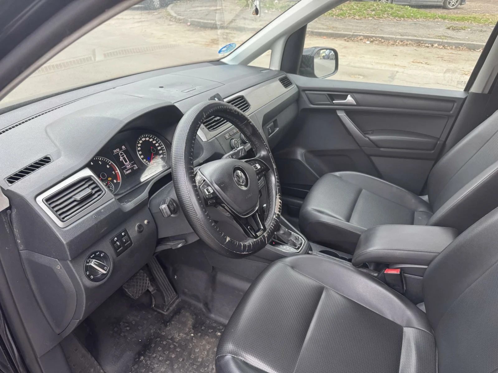 VW Caddy 1 4 метан 6 + 1  Автомат дълга та база , снимка 9 - Автомобили и джипове - 53803199