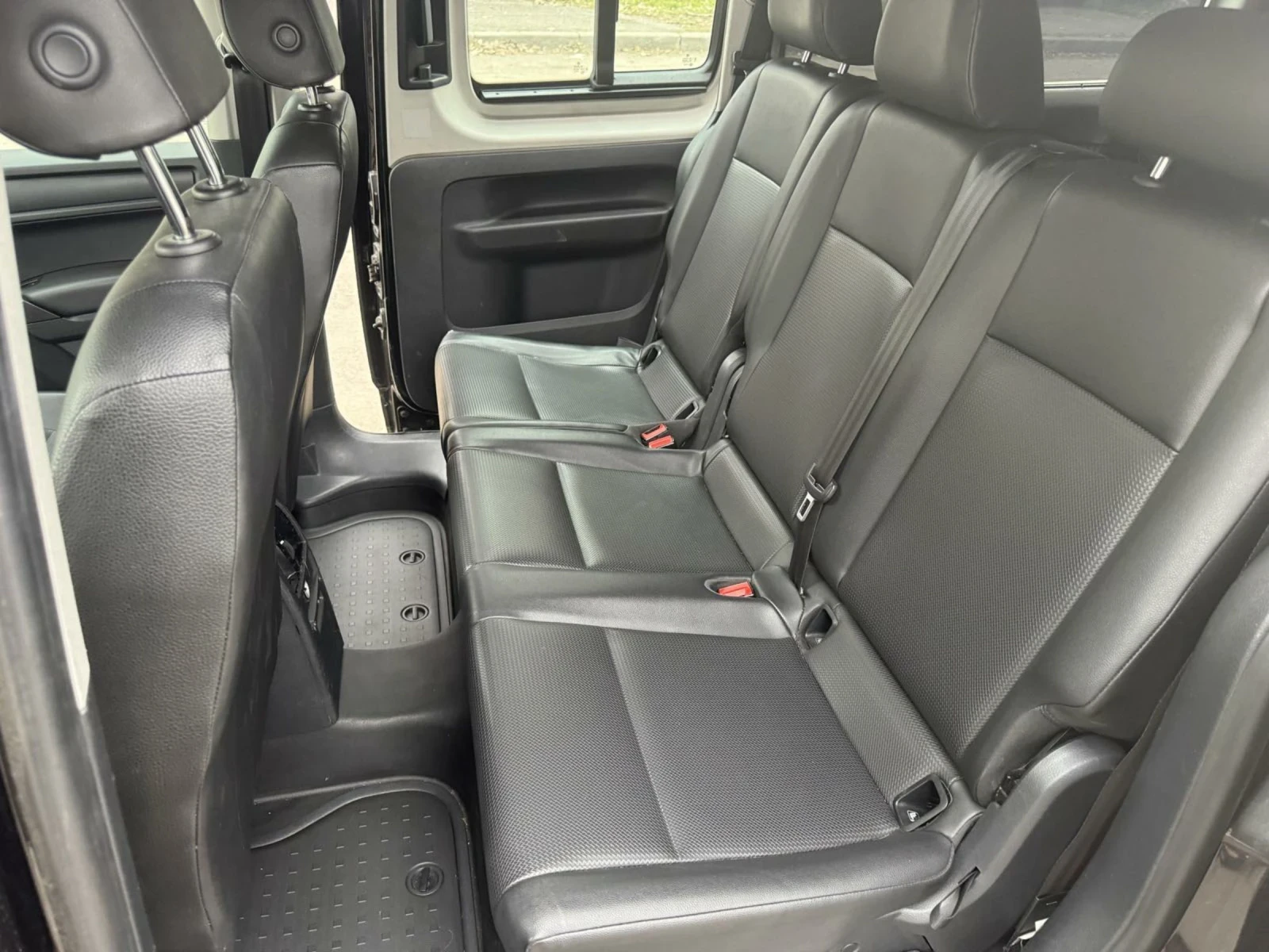 VW Caddy 1 4 метан 6 + 1  Автомат дълга та база , снимка 12 - Автомобили и джипове - 53803199