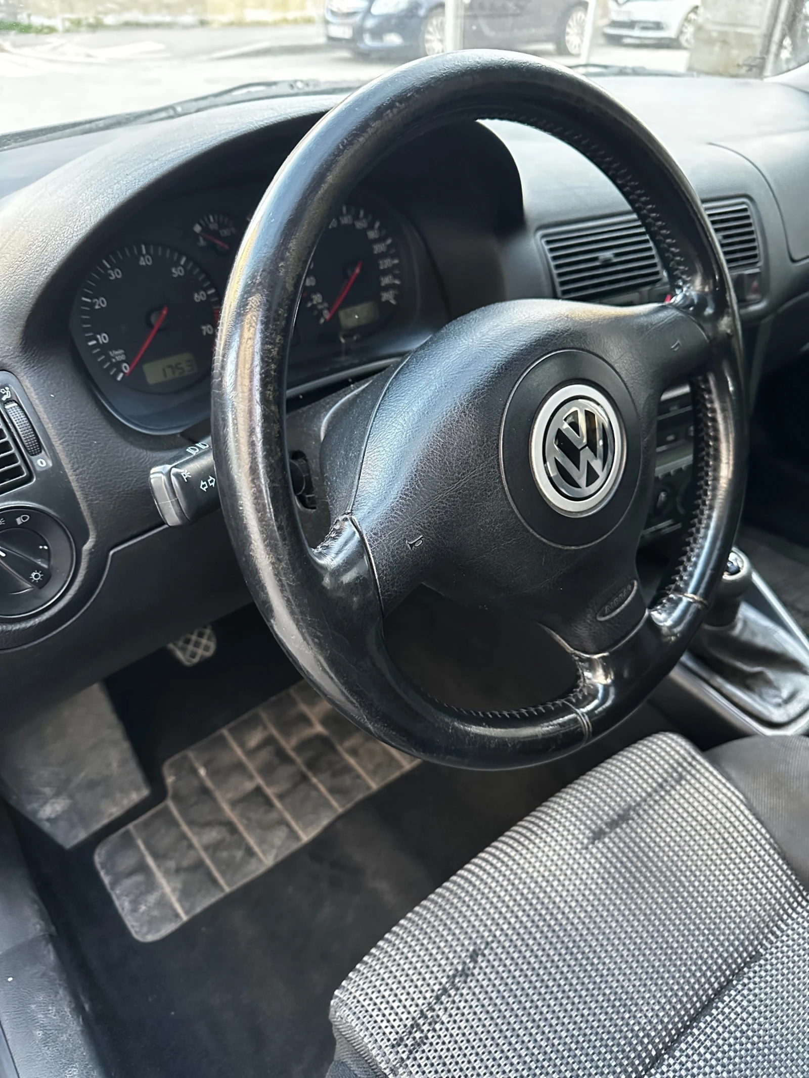 VW Golf Golf IV с Газов Инжекцион, снимка 8 - Автомобили и джипове - 53928537