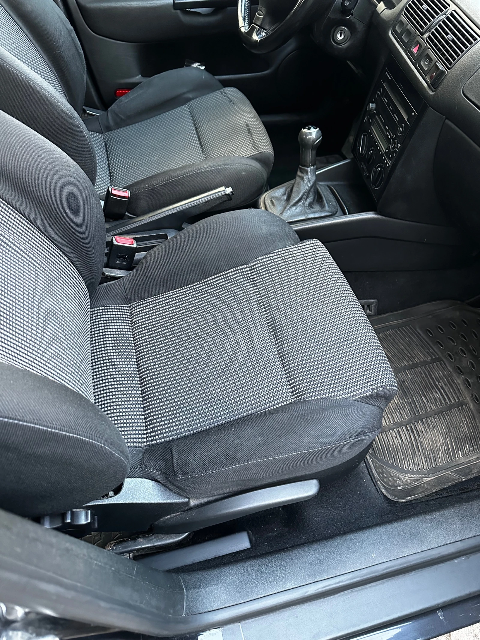 VW Golf Golf IV с Газов Инжекцион, снимка 9 - Автомобили и джипове - 53928537